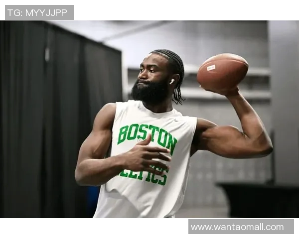 杰伦·布朗：我们要各司其职 充满热情求胜欲这是绿军篮球的精髓