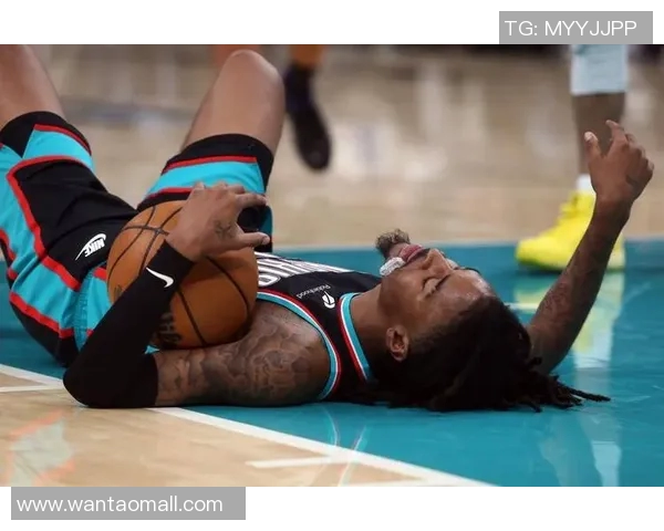 Ary：随着灰熊探索交易莫兰特，很多人认为三球也会被交易